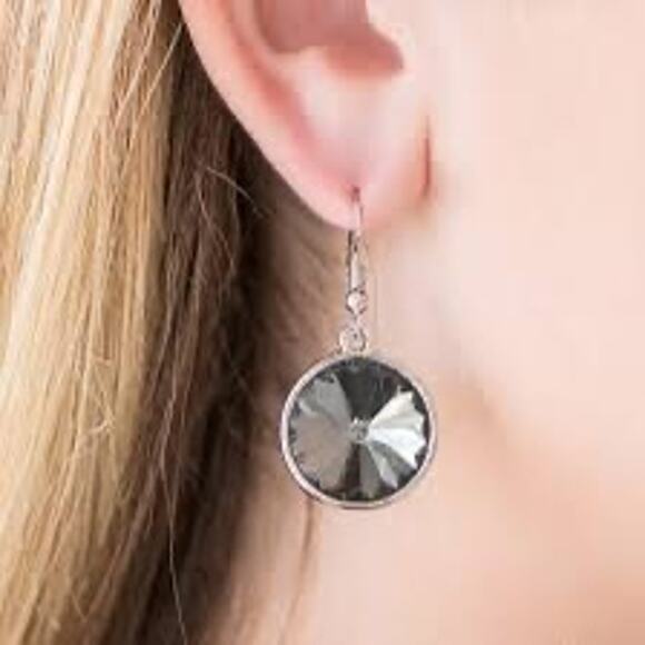 BOGO FREE Gray black crystal earrings, faucet stunning ￼ - Picture 1 of 5
